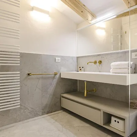 Casa Bocchi, Luxury In Historical Palace 아파트 *