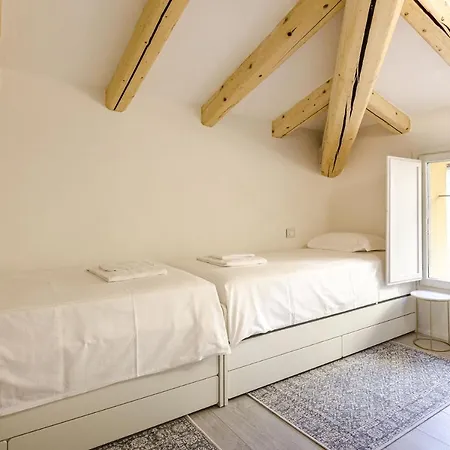 아파트 Casa Bocchi, Luxury In Historical Palace