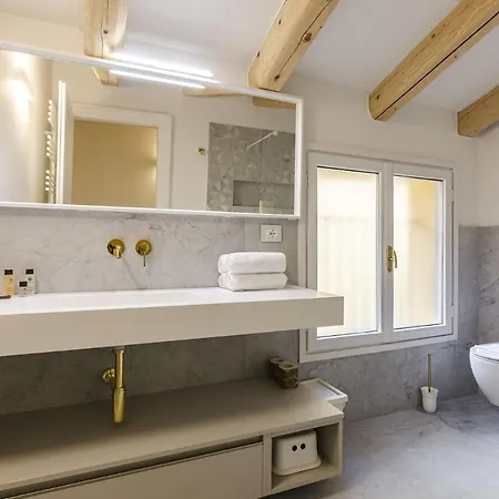 아파트 Casa Bocchi, Luxury In Historical Palace