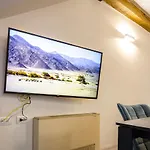 Apartamento Casa Bocchi, Luxury In Historical Palace